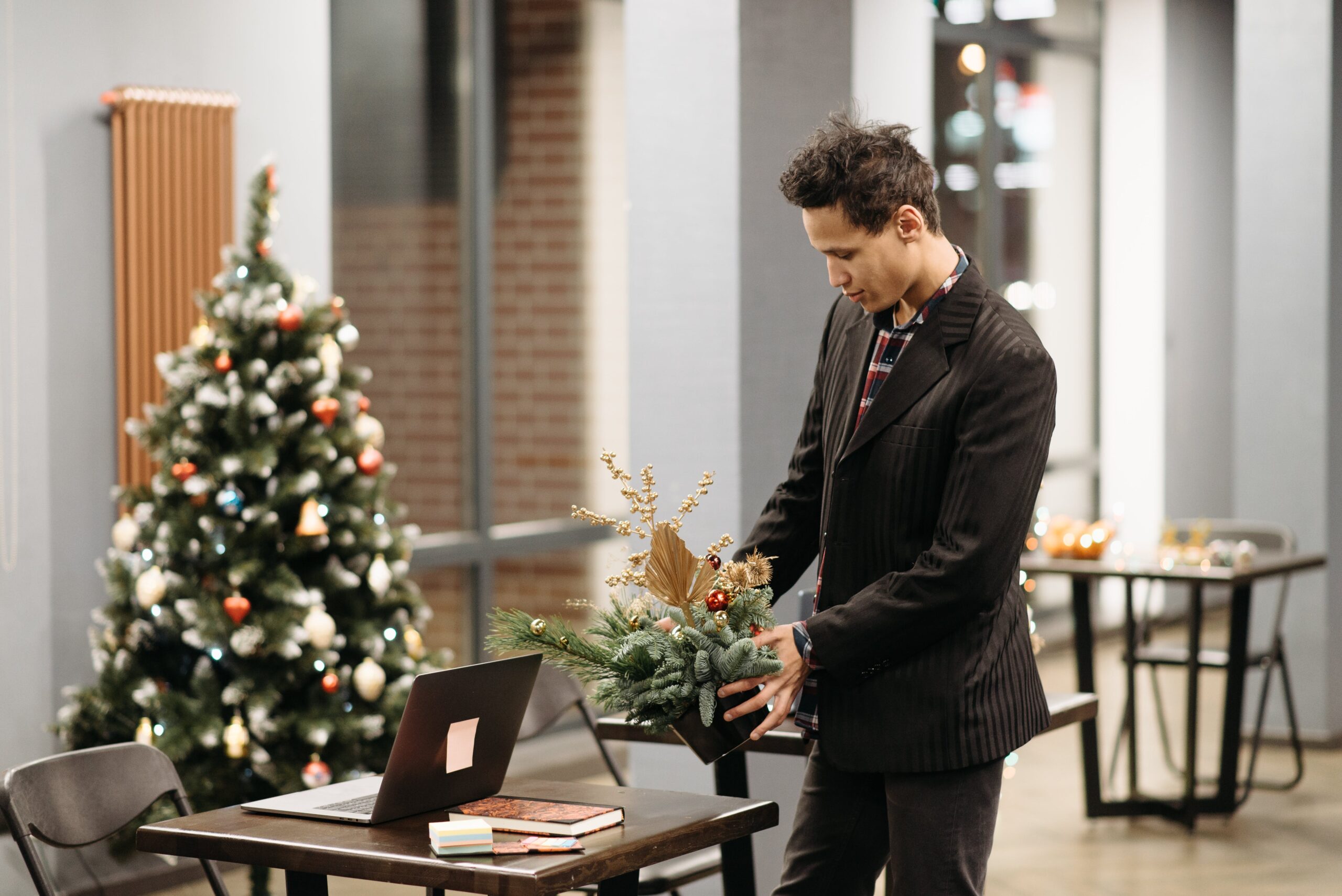 3 Things To Do This Holiday Season To Get Ahead In Your Job Search